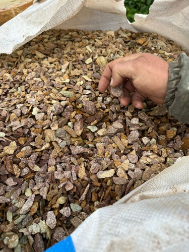 Златолит персиковый декоративная каменная крошка купить в Нижней Туре