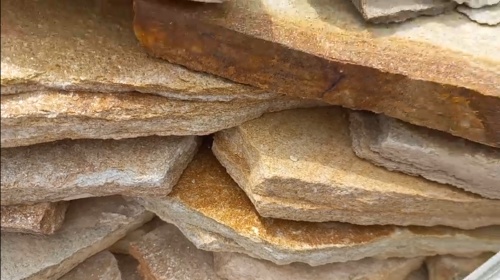 Плитняк златолит жёлтый золотистый для отмостки купить в Нижней Туре