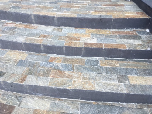 Плитка из Златолита Уральского для лестницы купить в Нижней Туре