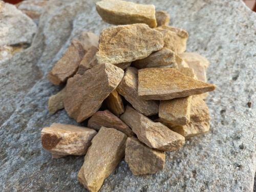 Златолит жёлтый декоративная каменная крошка купить в Нижней Туре