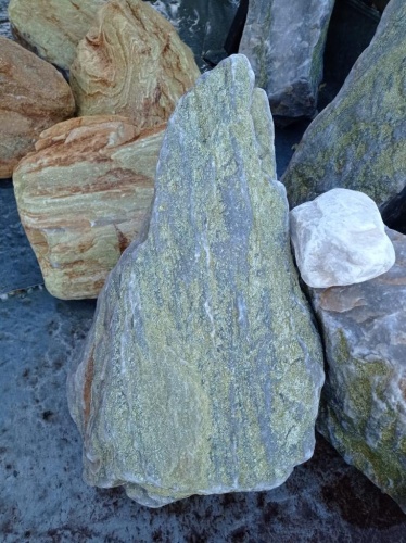 Златолит жёлтый, жёлто-зелёный глыбки и валуны для ланшафтного дизайна купить в Нижней Туре