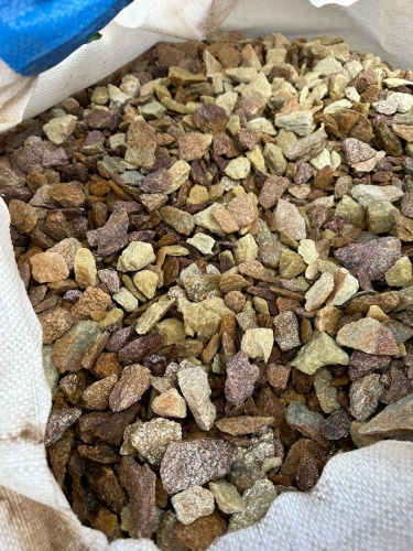 Златолит персиковый декоративная каменная крошка купить в Нижней Туре