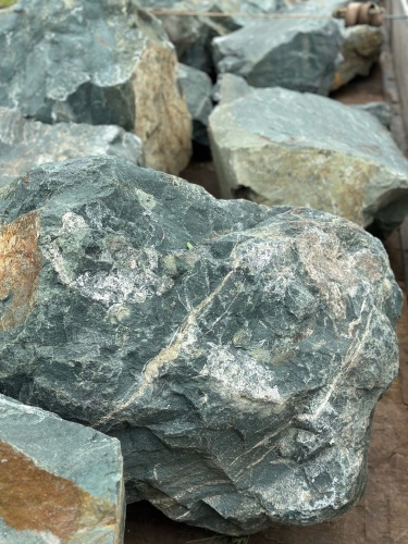 Камни для ландшафтного дизайна зелёные 10-60 килограмм купить в Нижней Туре