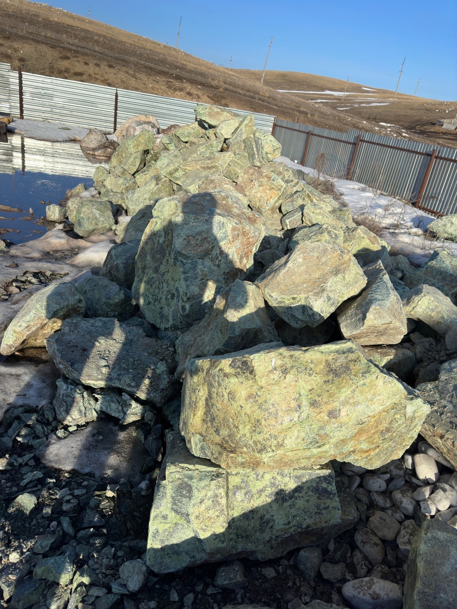 Камни для ландшафтного дизайна зелёные 10-60 килограмм купить в Нижней Туре