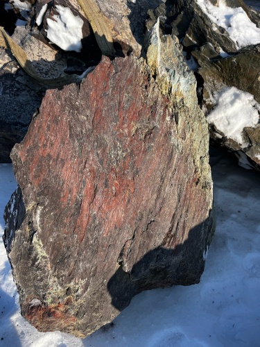 Ландшафтные глыбы красно-фиолетовые 200-1000 килограмм купить в Нижней Туре