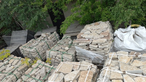 Плитняк гранитный галтованный купить в Нижней Туре