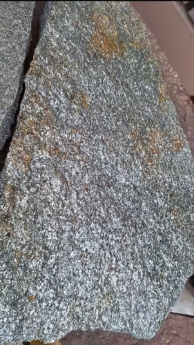 Плитняк златолит серебристый для цоколя, отмостки купить в Нижней Туре