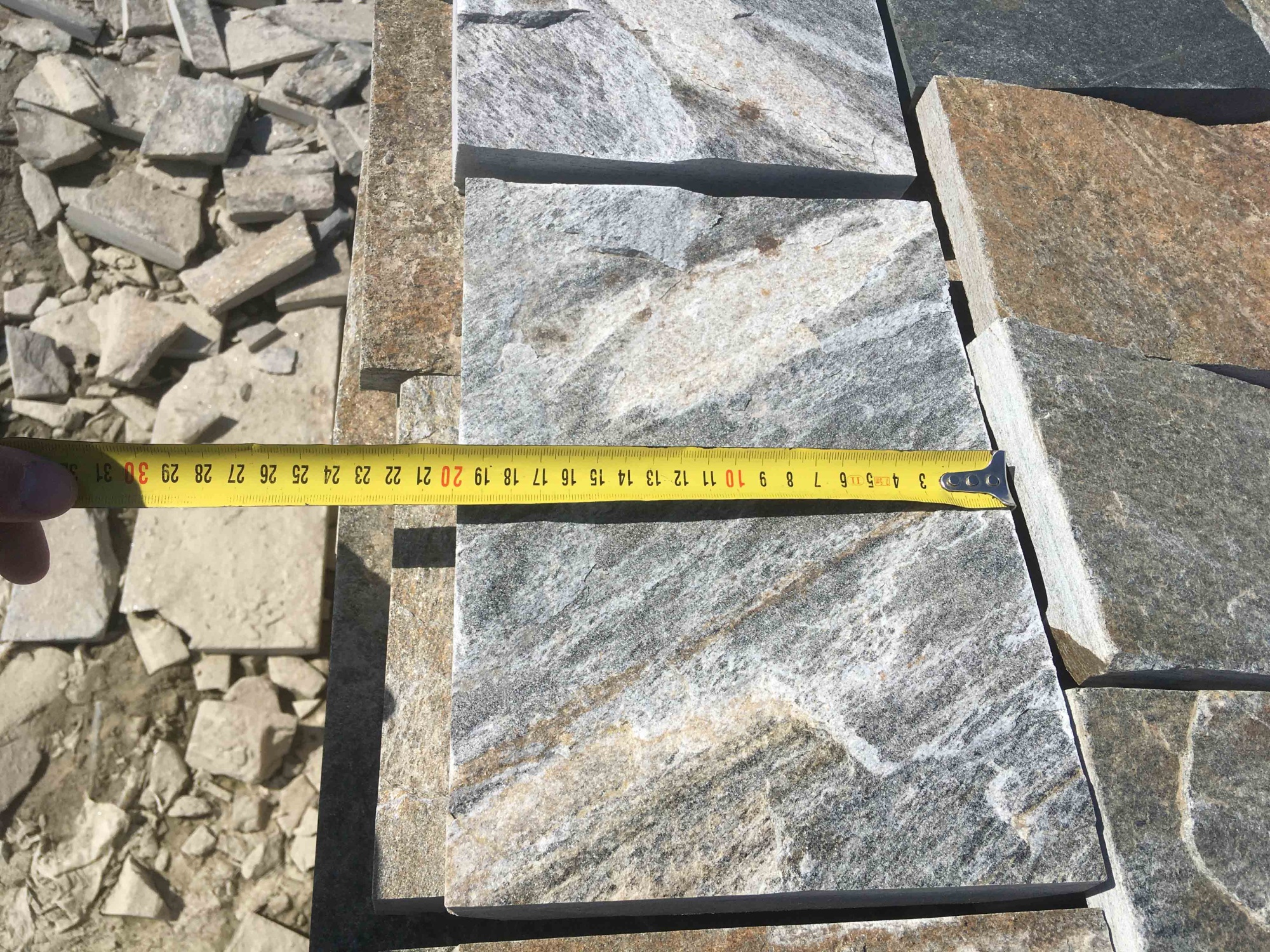 Плитка пилёная златолит Уральский для цоколя, отмостки купить в Нижней Туре