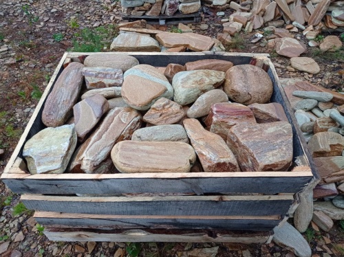 Златолит жёлтый, жёлто-зелёный глыбки и валуны для ланшафтного дизайна купить в Нижней Туре