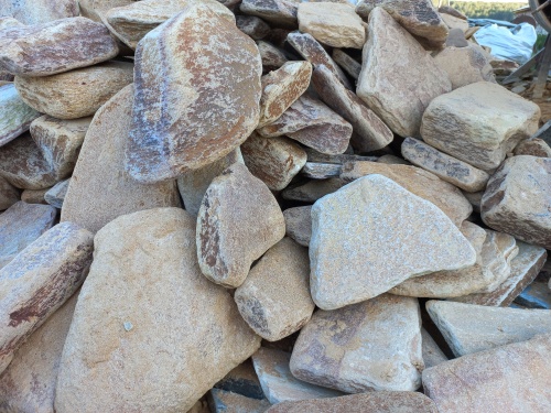 Златолит жёлтый, жёлто-зелёный глыбки и валуны для ланшафтного дизайна купить в Нижней Туре