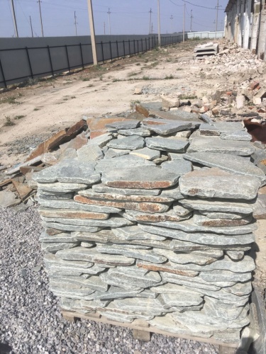 Златолит серебристый галтованный для лестниц купить в Нижней Туре