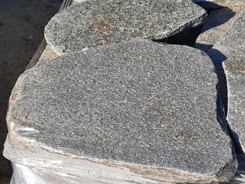 Златолит серебристый галтованный для лестниц купить в Нижней Туре